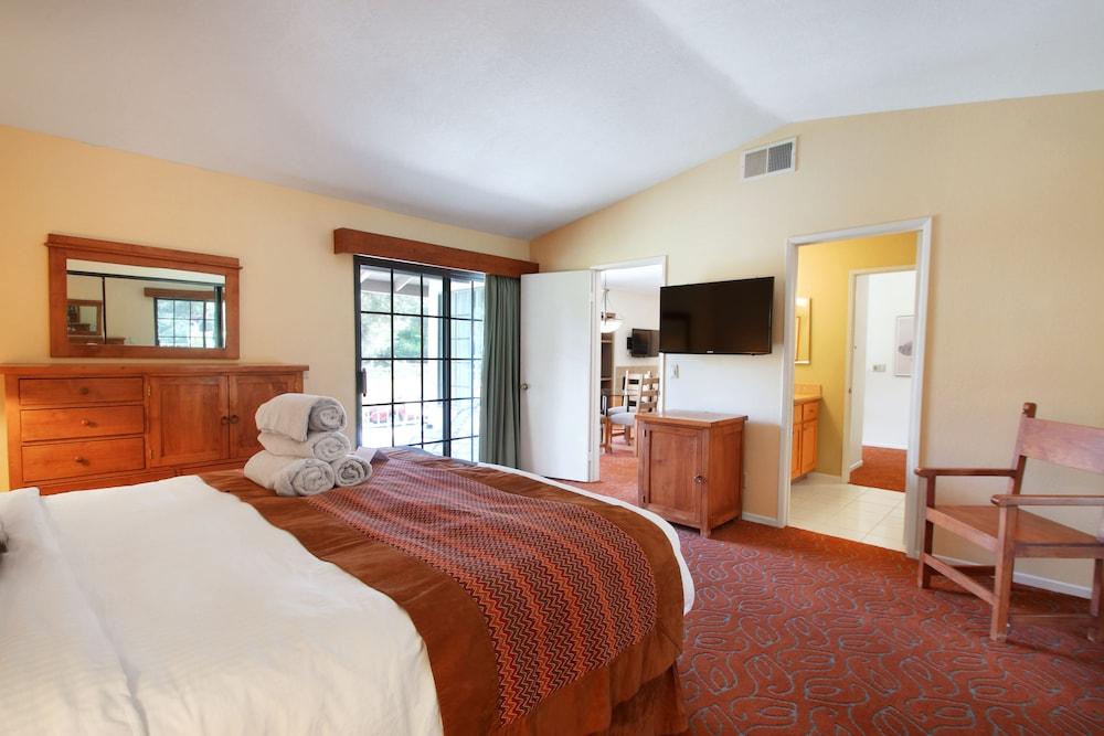 Riviera Oaks Resort Ramona