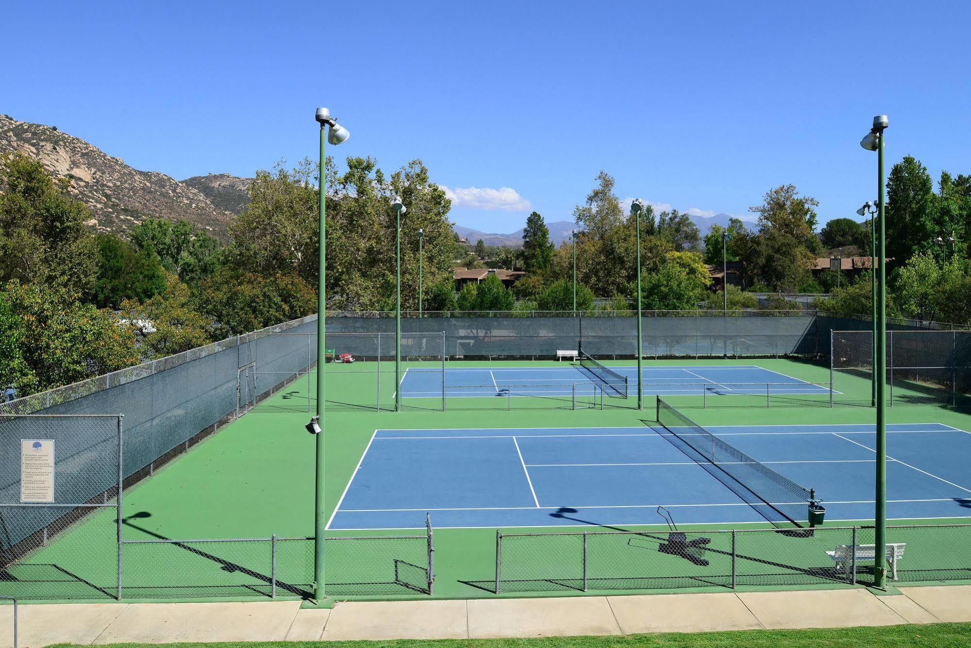 Riviera Oaks Resort 3*